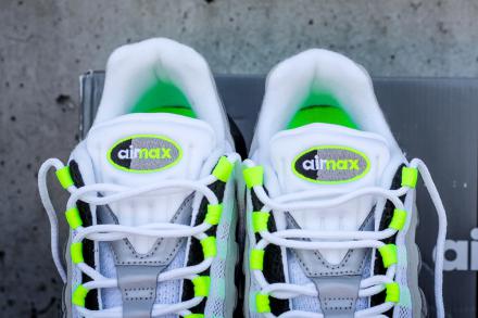 国内7月25日発売予定】 ナイキ エアマックス95 OG ブラック/ボルト