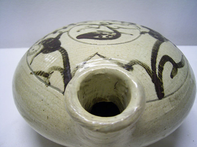 鶏龍山 粉青沙器 鉄絵刷毛目扁壺 高さ約10cm 直径約18cm 韓国 花瓶 李