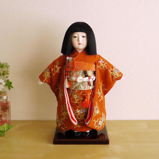 元賀章介作 10号(尺)正絹手刺繍 椿に籠目 手塗本漆塗台 増村人形店