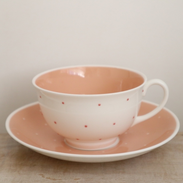スージークーパー レイズドスポット ピンク ティーカップ＆ソーサー