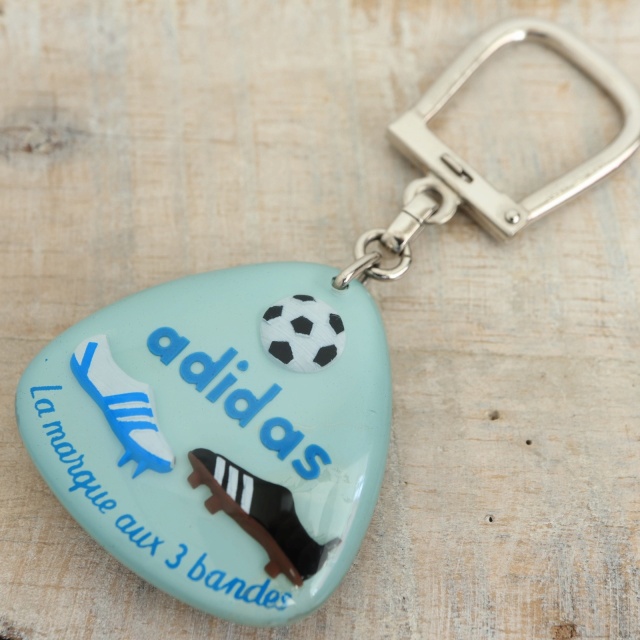ブルボンキーホルダー アディダス adidas