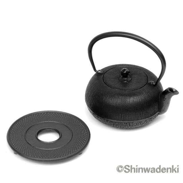 南部鉄器 急須 平丸千筋 0.7L 黒 OH-417 Shinwadenki