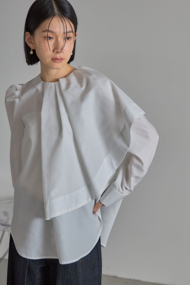 アシンメトリーフリルブラウス