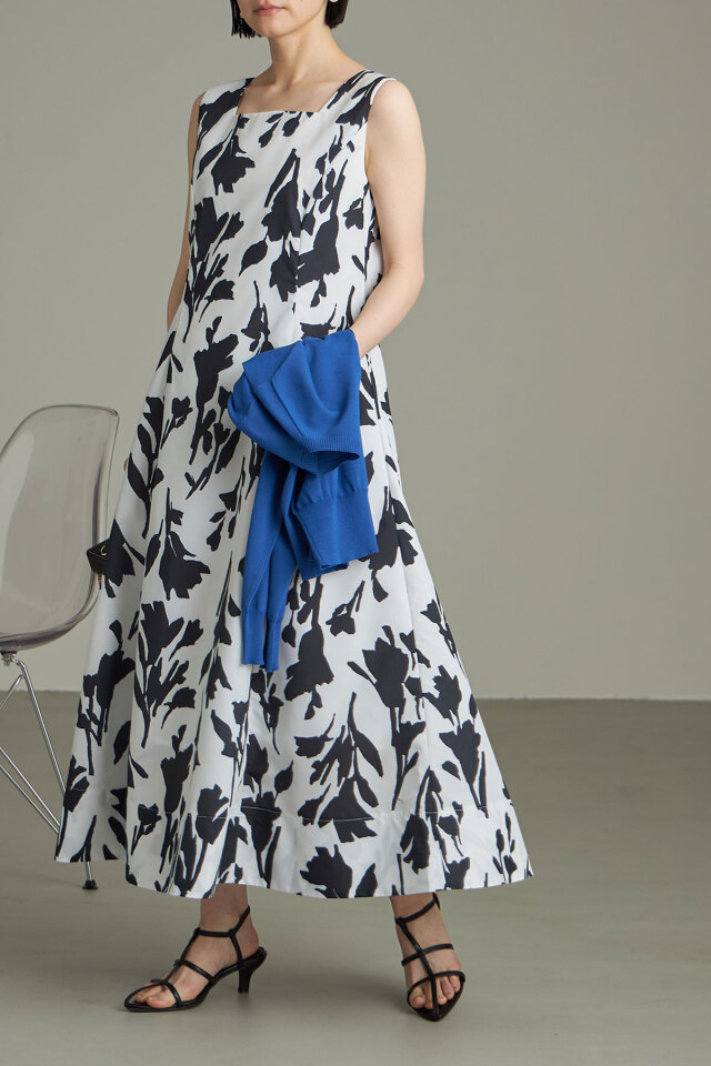 小林有里さん着用】サマーフラワーフレアワンピース