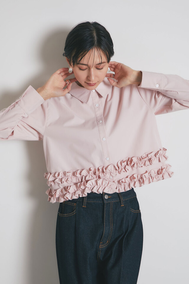 裾フリルブラウス