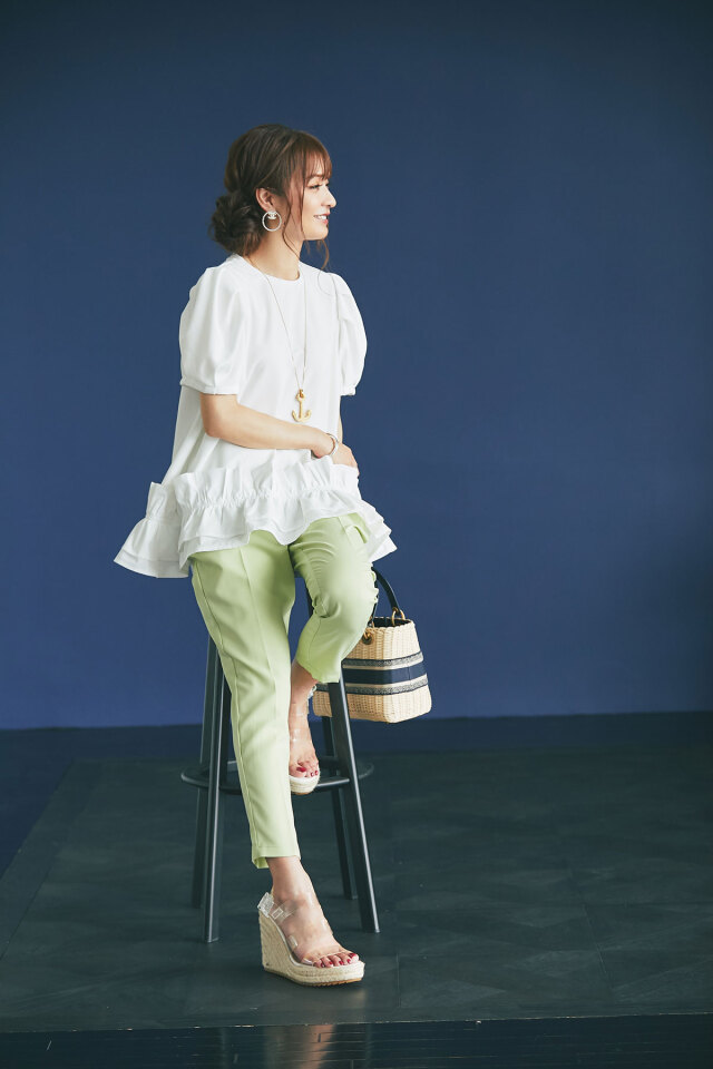 フリルヘムブラウス※一部店舗のみ入荷