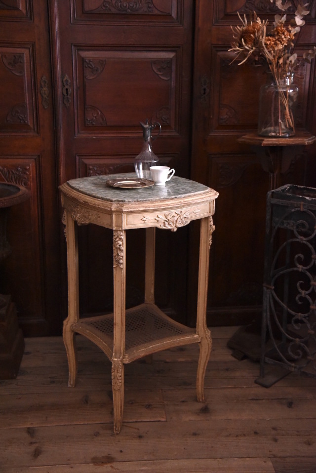 大理石のスクエアサイドテーブル フランス