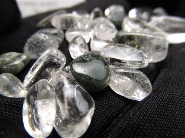 在庫あるだけ 幻の激レア水晶 ガネーシュヒマール産 水晶 クローライト