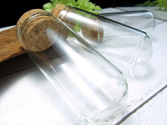 ディスプレイに最適！ クリスタルガラス ボトル 3個セット 直径約3cm