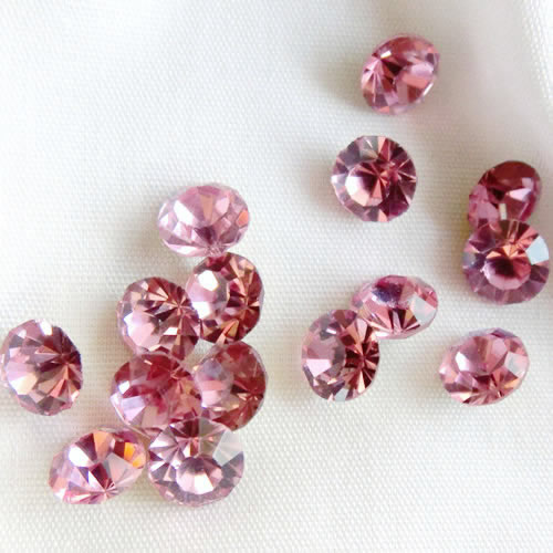 デコやジェルネイルアートに！スワロフスキーにより近い高品質ライン