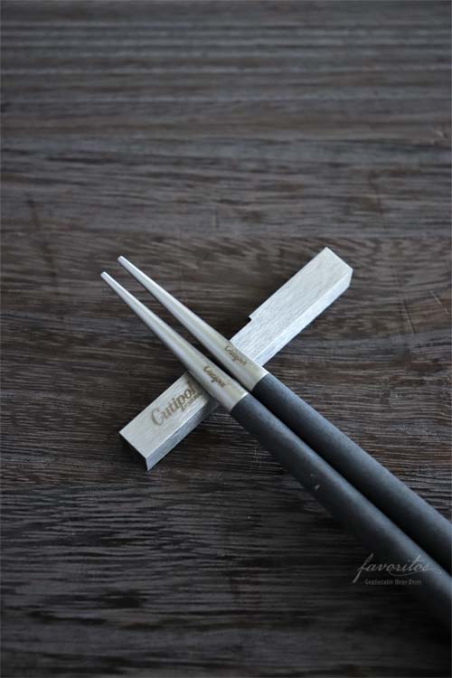 Cutipol（クチポール） ｜ GOA 箸＆箸置きセット(ブラック×シルバー