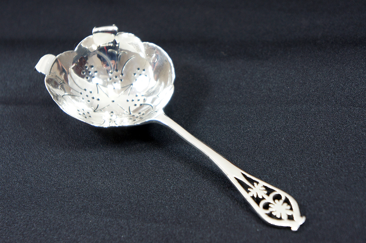 シルバー ティーストレーナー 英国アンティークとヴィンテージワインの