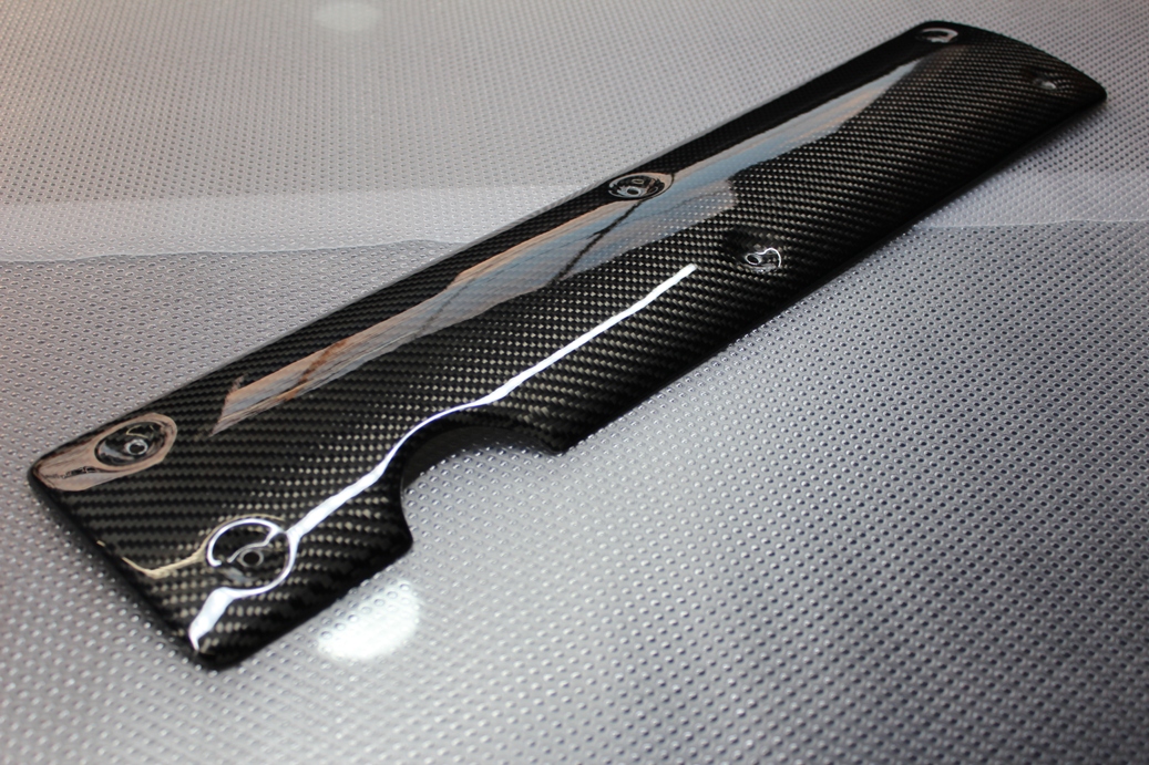 カーボンプラグカバー