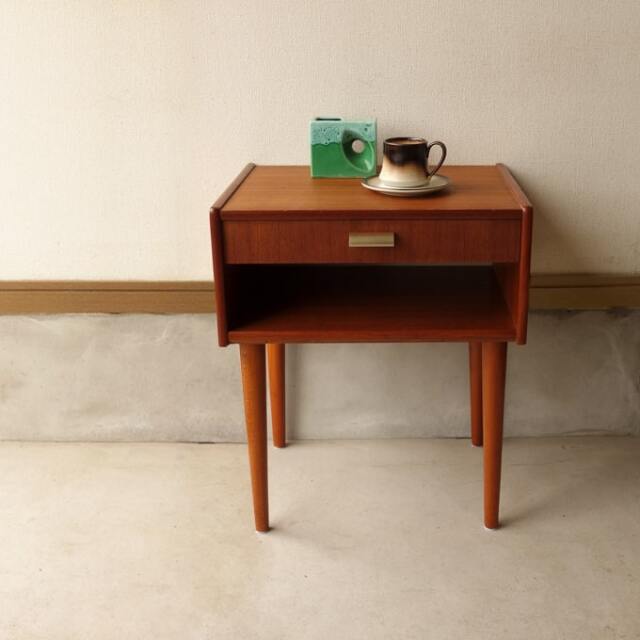 北欧ナイトテーブル｜ヴィンテージ家具通販・アンバーデザイン