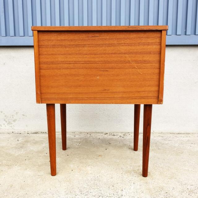 ヴィンテージ小さいナイトテーブル｜北欧家具通販・アンバーデザイン