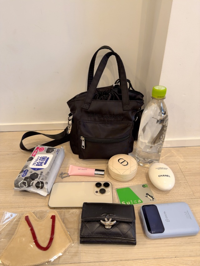 selva secreta】前立体ポケット巾着Phone Shoulder BAG(black×white-logo)