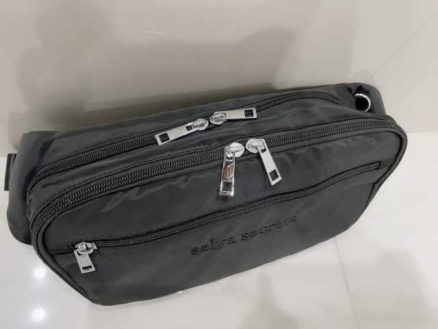 selva secreta】WAIST POUCH(black×black)