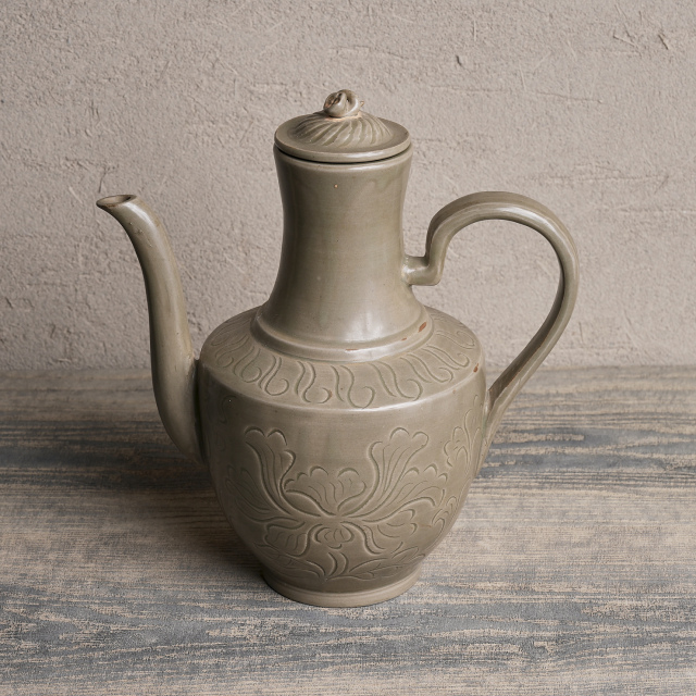 中国 陶器 青磁花牡丹文水差し