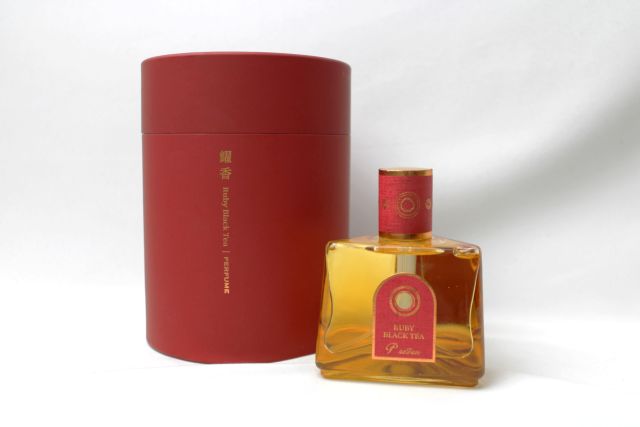 P.Seven茶香水｜ピーセブン 耀香 RUBY BLACK TEA オードパルファン