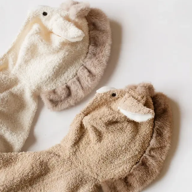 モクモフ（mocmof） なりきり干支ケープ2026 午