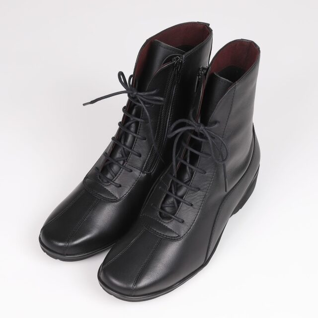 VITA NOVA（ヴィタノヴァ）軽量ショートブーツ ブラックコンビ