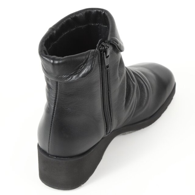 VITA NOVA（ヴィタノヴァ）2WAYスクエアトゥミドルブーツ ブラック