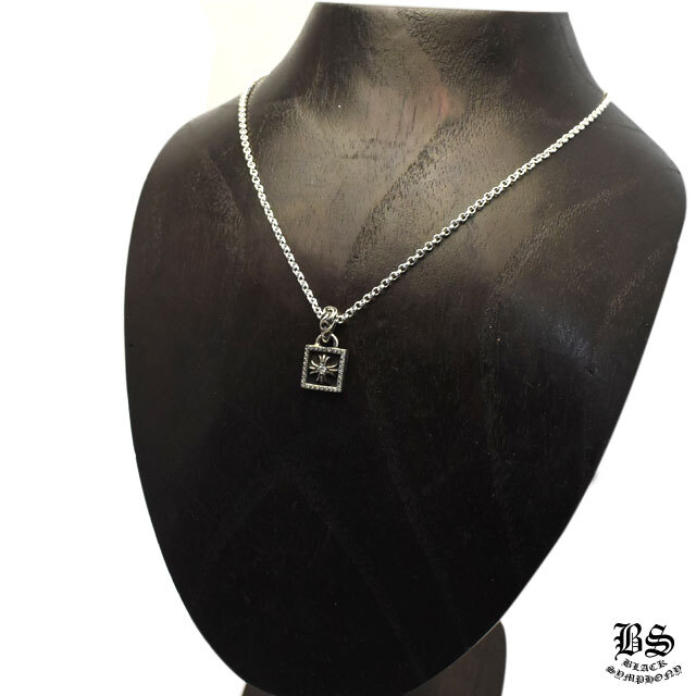 クロムハーツフレームドCHプラスチャームwithパヴェダイヤモンド