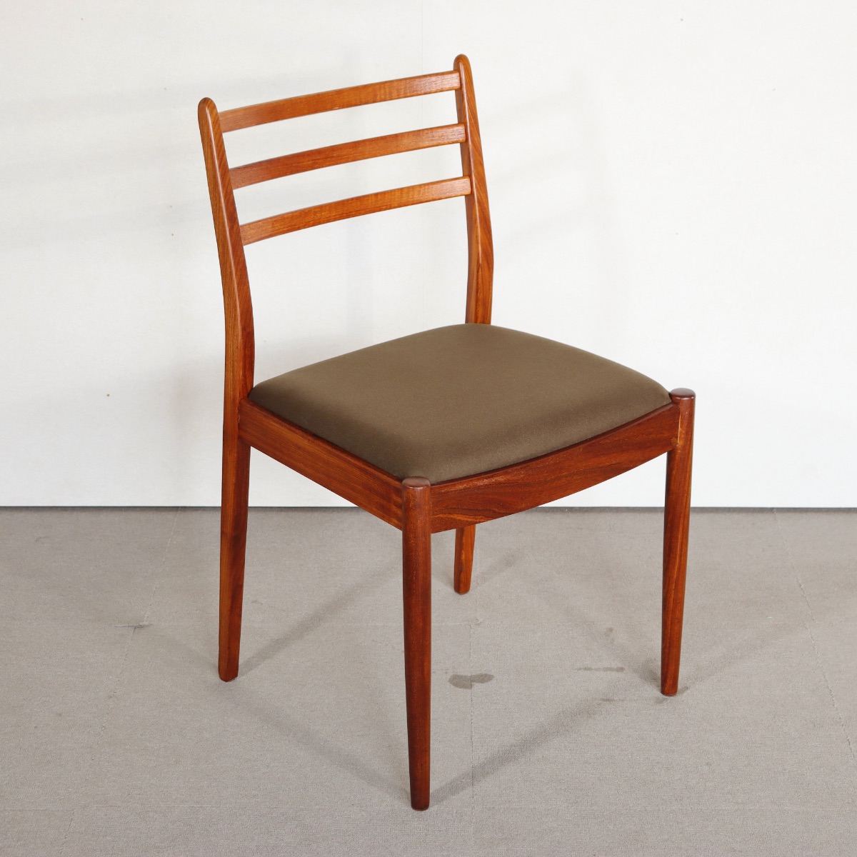 送料込み | G-PLAN(ジープラン)ダイニングチェア | 英国ヴィンテージ家具