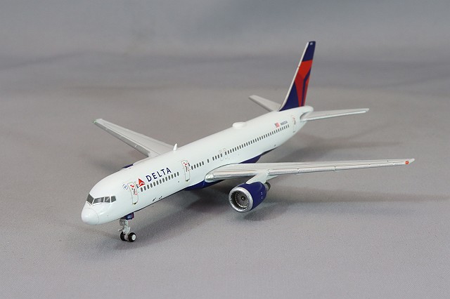 ジェミニ200 1/200 ボーイング 737-900ER デルタ航空 N856DN フラップ