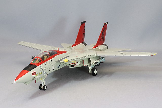 ホビーマスター 1/72 F-14B トムキャット アメリカ海軍 VF-32