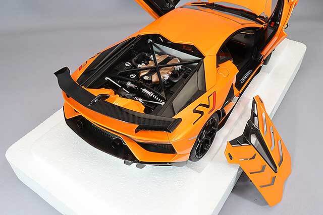 オートアート コンポジット 1/18 ランボルギーニ アヴェンタドール SVJ