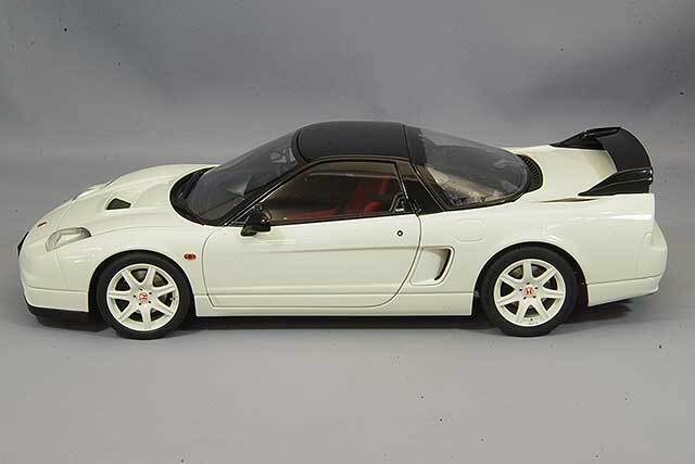オートアート コンポジット 1/18 ホンダ NSX-R (NA2) チャンピオン
