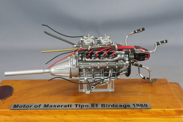 CMC 1/18 マセラティ ティーポバードケージ61 エンジンケース付