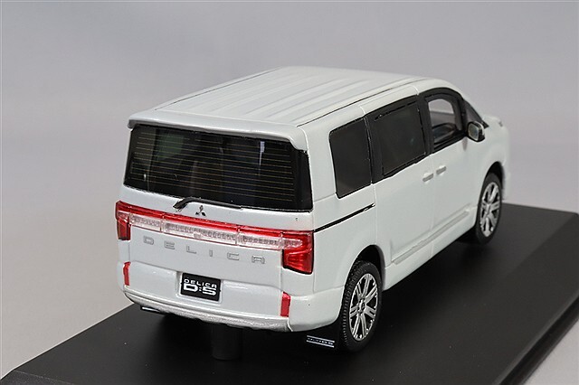 京商 1/43 三菱 デリカ D:5 ホワイト 【レジン製】