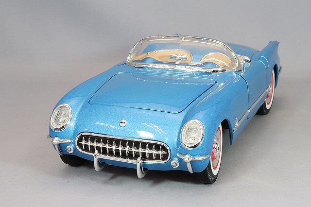 アメリカンマッスル 1/18 1954 シボレー コルベット コンバーチブル