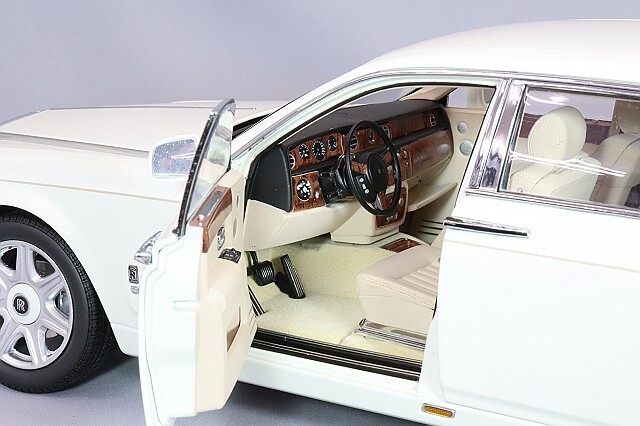 京商 1/18 ロールスロイス ファントム EWB イングリッシュホワイト