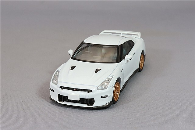 トミカリミテッドヴィンテージ NEO 1/64 日産 GT-R プレミアム