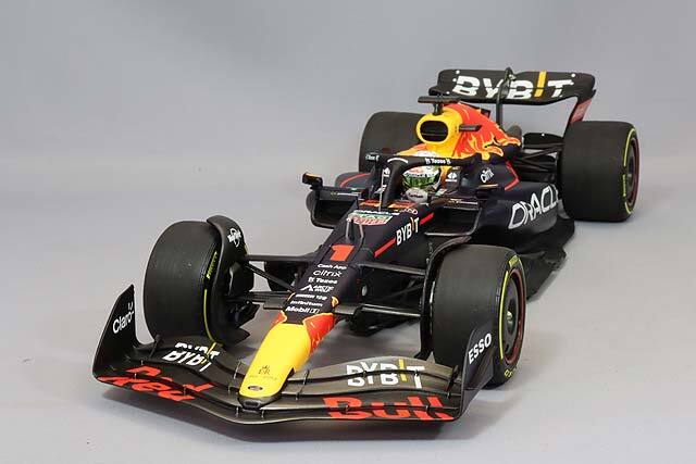 ミニチャンプス 1/18 オラクル レッドブルレーシング RB18 2022 F1