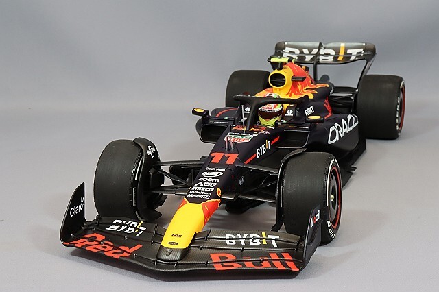 ミニチャンプス 1/18 オラクル レッドブルレーシング ホンダ RB19 2023