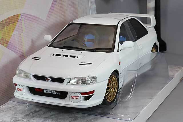 ソリド 1/18 スバル インプレッサ 22B 1998 ホワイト