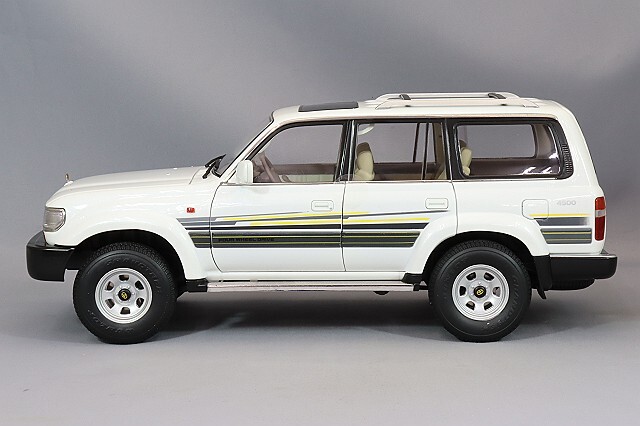 KENGFai(ケンファイ) 1/18 トヨタ ランドクルーザー VX-R (LC80) ホワイト