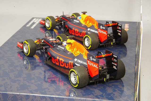 ミニチャンプス 1/43 レッドブル タグホイヤー RB12 2016 F1