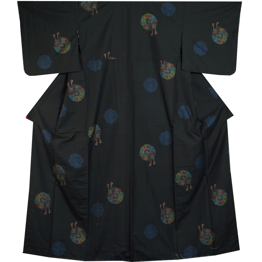 本場大島紬 鏡裏模様 9マルキ 地空き 黒色 証紙付き 【送料無料 中古