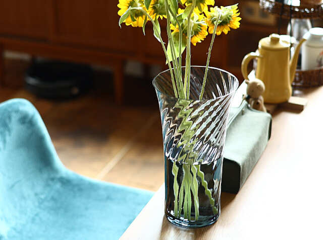 STILLEBEN フラワーベース Concave Vase Swirl 高さ28cm Atlantic Blue