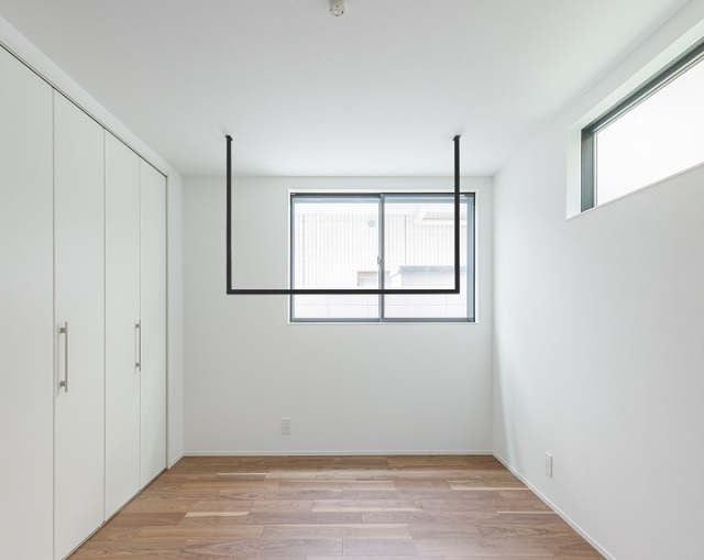 工事資材コム｜森田アルミ工業 天井付け物干し kacu カク ブラック U字