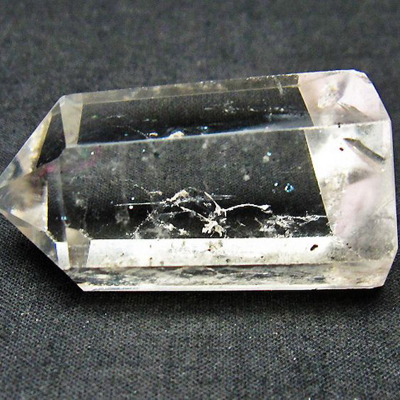 スティブナイト（輝安鉱）入り水晶六角柱[T725-1549]