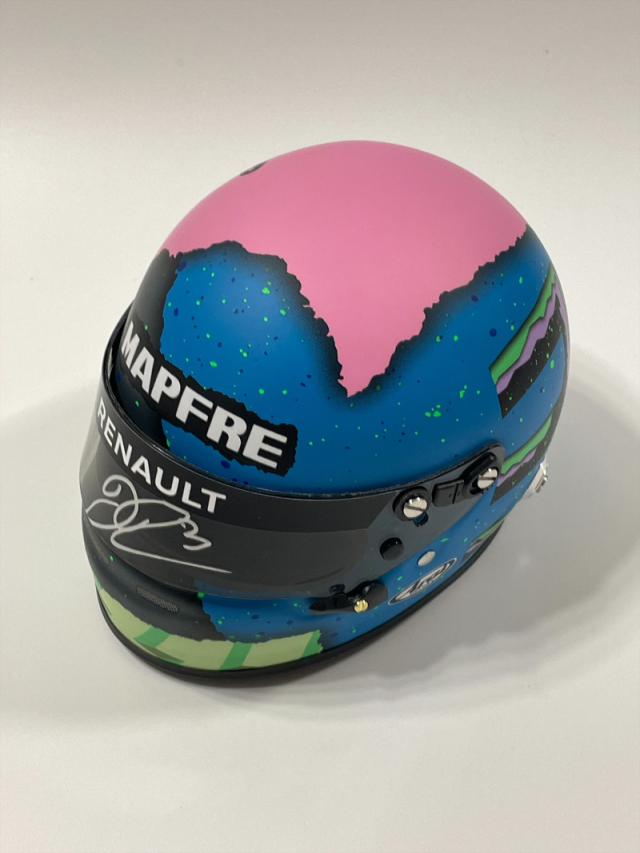 SALE】D.リカルド直筆サイン入 2019 1/2ヘルメット F1グッズ
