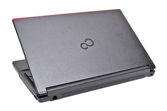 15.6型 ノートパソコン 富士通 LIFEBOOK A579/C Core i5 8365U メモリ