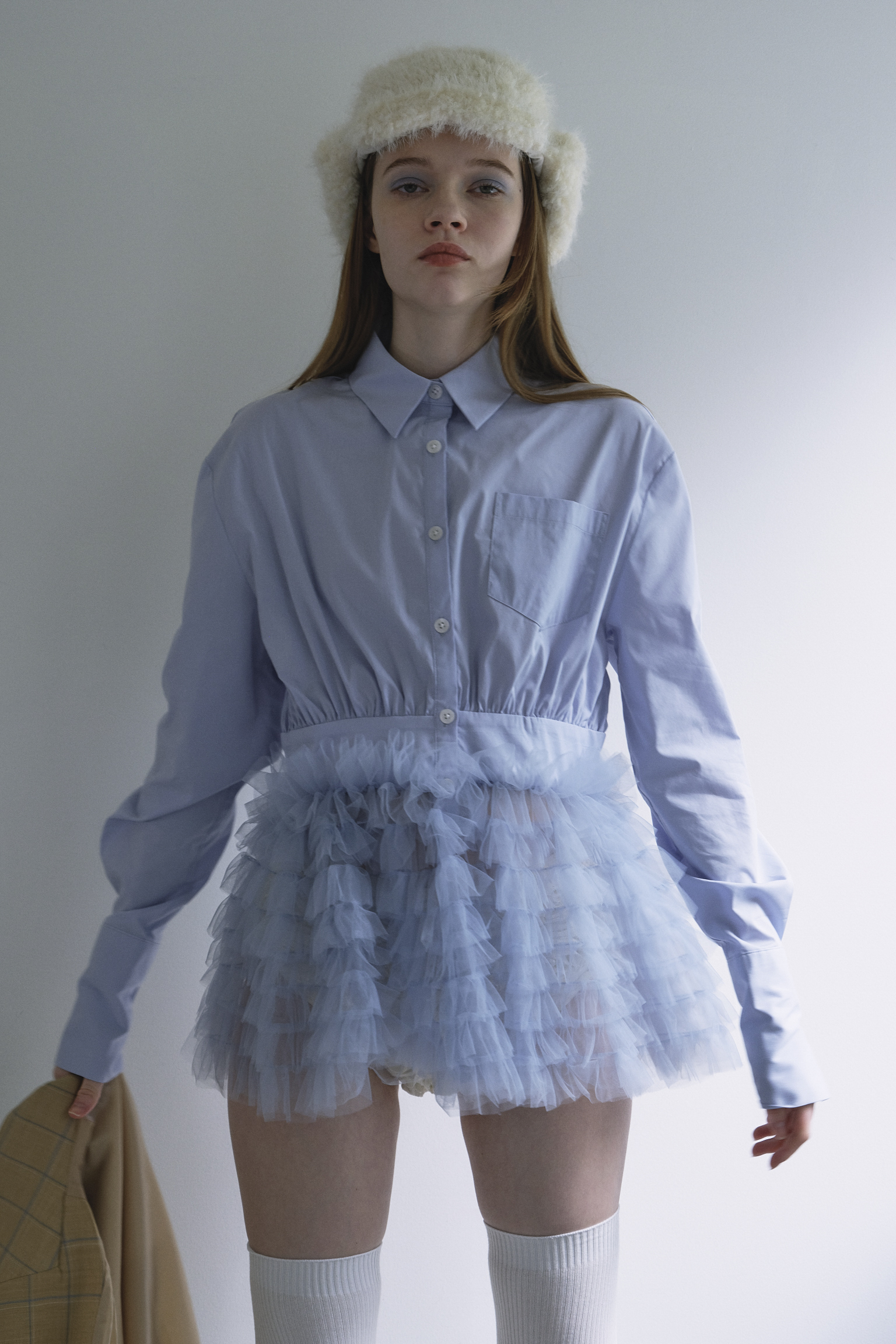 HONEY MI HONEY｜チュールペプラムシャツ｜ふんわりチュールで魅せる