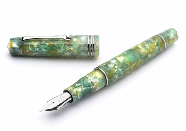 レオナルド モーメントゼロ ジェイド 万年筆 14Kニブ（ゴールド